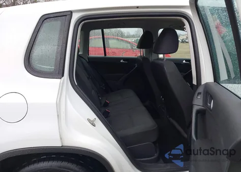 2017 Volkswagen Tiguan 2.0T/2.0T S из США, поврежденный, VIN WVGAV7AX6HK046602